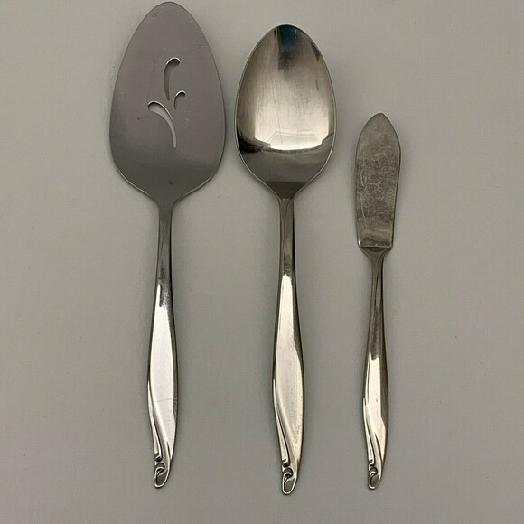 Wm. A Rogers Oneida Surf Club Stainless Serving Spoon Pie Server Butter Knife - Picture 1 of 4